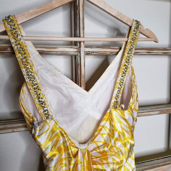 Morgan & C Yellow and White Dress with Crystal Neckline size 1/2 - Picture 10 of 12